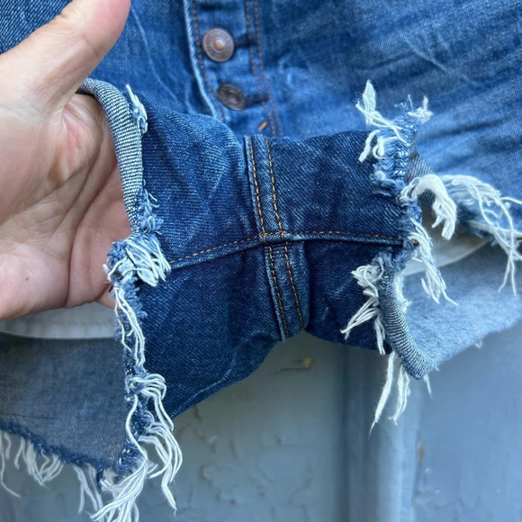 Abercrombie and Fitch High Rise Mom Shorts Buttonfly, size 27 - Picture 7 of 9